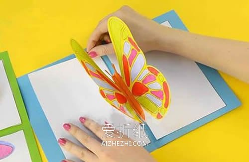 怎么用卡纸做立体蝴蝶贺卡的方法图解- www.aizhezhi.com