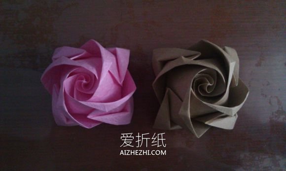 怎么折纸精致卷心玫瑰花的折法图解- www.aizhezhi.com