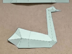 怎么一剪刀剪出天鹅的折叠方法图解