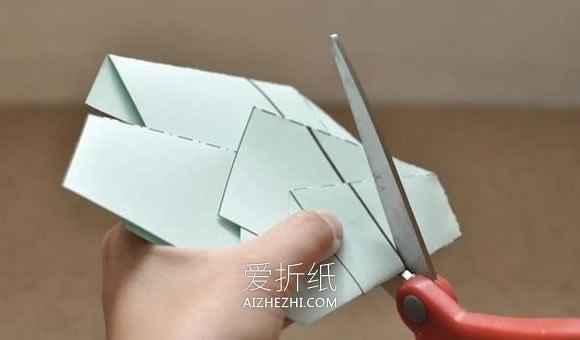 怎么一剪刀剪出天鹅的折叠方法图解- www.aizhezhi.com