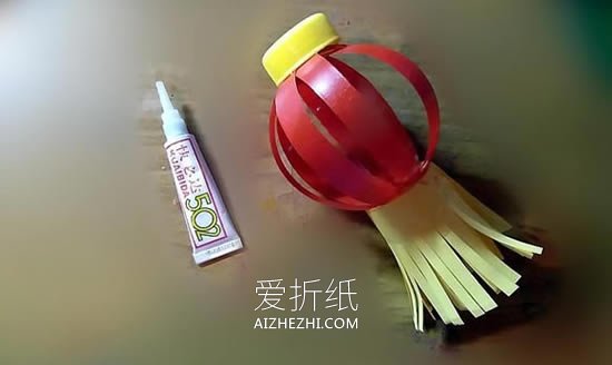 怎么用矿泉水瓶做灯笼的方法图解- www.aizhezhi.com