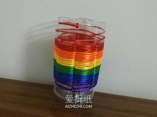 怎么用塑料瓶绕绳做创意花瓶的方法图解- www.aizhezhi.com