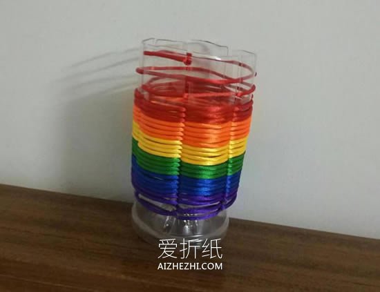 怎么用塑料瓶绕绳做创意花瓶的方法图解- www.aizhezhi.com