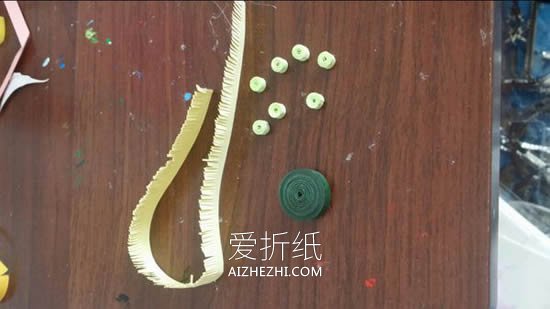 怎么用衍纸做荷花的方法图解- www.aizhezhi.com