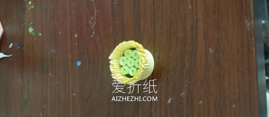 怎么用衍纸做荷花的方法图解- www.aizhezhi.com