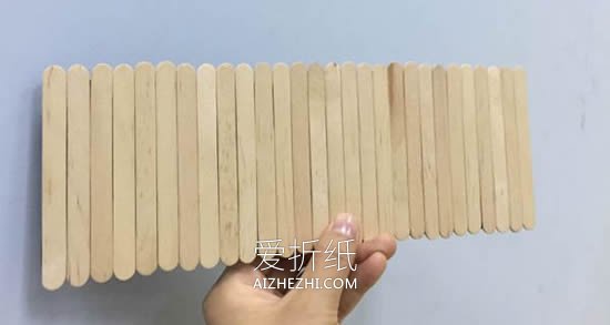 怎么用冰棍棒做拱桥的方法图解- www.aizhezhi.com