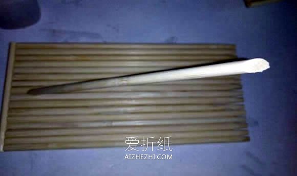 怎么用一次性筷子做战斗机模型的方法图解- www.aizhezhi.com
