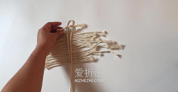 怎么用棉线打结做羽毛挂饰的方法图解- www.aizhezhi.com