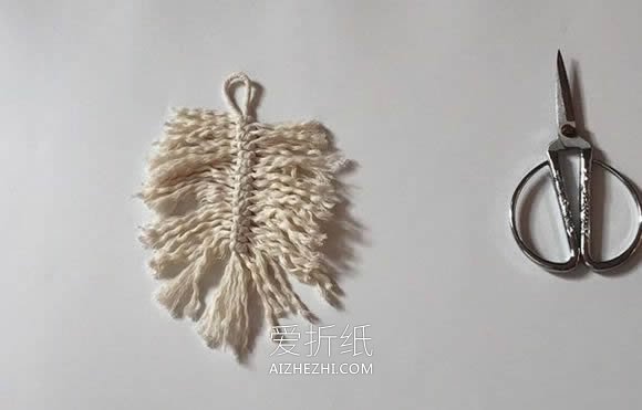 怎么用棉线打结做羽毛挂饰的方法图解- www.aizhezhi.com