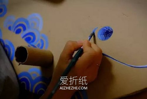 怎么用硬纸板做海豚木马玩具的方法图解- www.aizhezhi.com