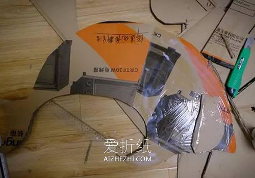 怎么用硬纸板做海豚木马玩具的方法图解- www.aizhezhi.com