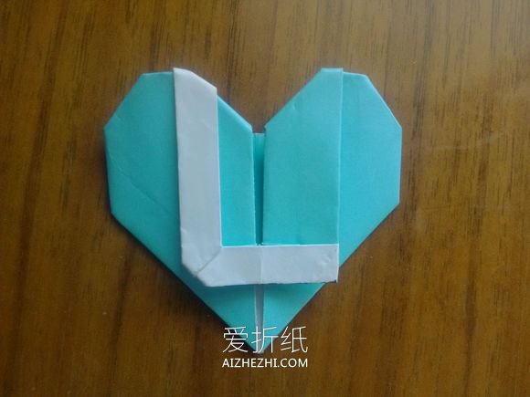 怎么折纸LOVE U字母心的折法图解- www.aizhezhi.com