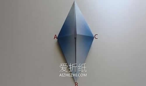 怎么将折纸千纸鹤改造成丹顶鹤的折法图解- www.aizhezhi.com