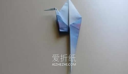 怎么将折纸千纸鹤改造成丹顶鹤的折法图解- www.aizhezhi.com