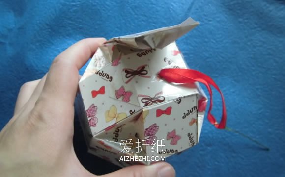 怎么折纸绣球礼品盒的折法图解- www.aizhezhi.com