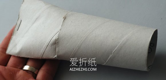 怎么用纸芯筒简单手工做美人鱼的方法图解- www.aizhezhi.com