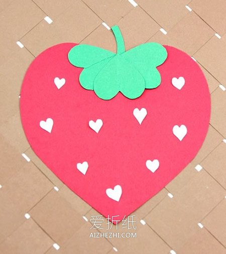 怎么用卡纸做草莓贴画- www.aizhezhi.com
