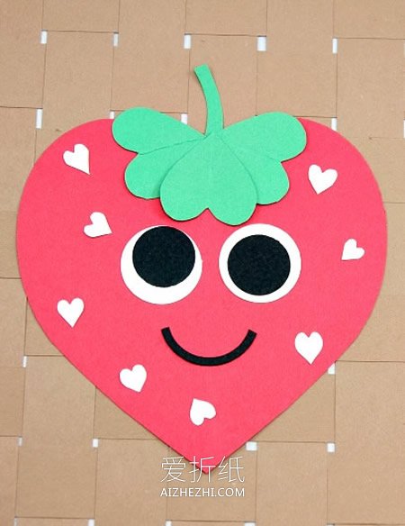 怎么用卡纸做草莓贴画- www.aizhezhi.com