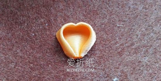 怎么用不织布手工不织布做梅花胸花- www.aizhezhi.com