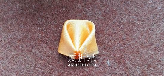 怎么用不织布手工不织布做梅花胸花- www.aizhezhi.com