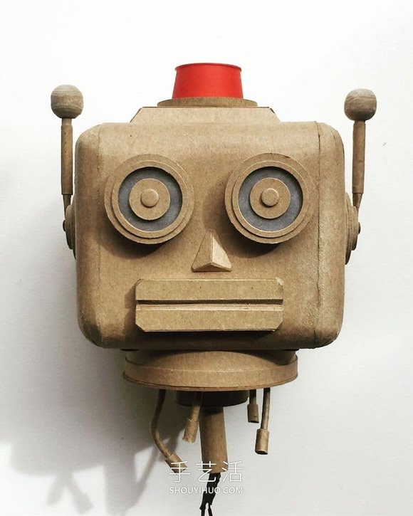 令人难以置信的手工纸板机器人，栩栩如生！- www.aizhezhi.com