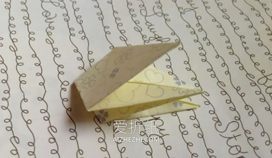 四瓣纸花怎么折- www.aizhezhi.com
