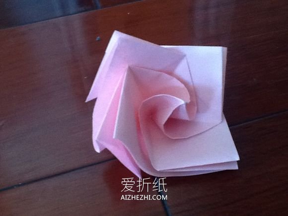 简易旋转玫瑰花怎么折- www.aizhezhi.com