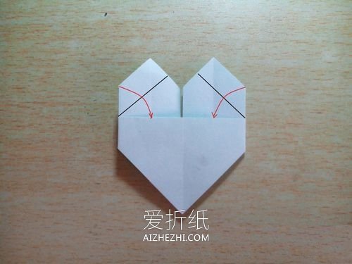 怎么折格纹爱心- www.aizhezhi.com