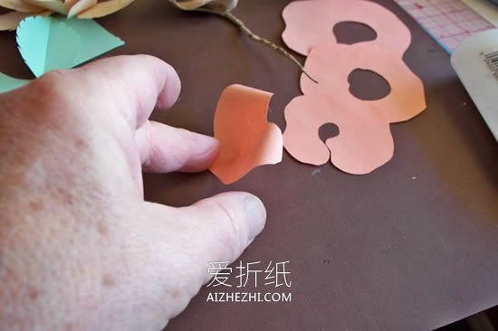 怎么用卡纸做玫瑰花步骤简单- www.aizhezhi.com