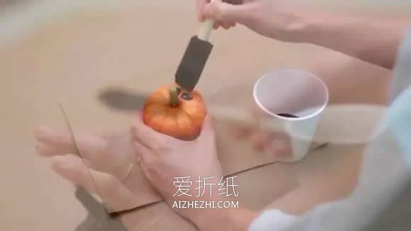 怎么用南瓜做万圣节僵尸和蝙蝠怪物- www.aizhezhi.com