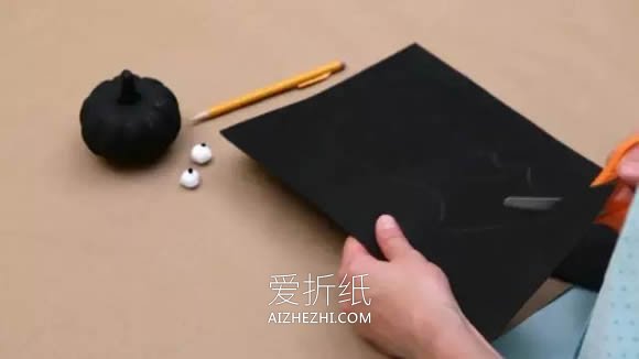 怎么用南瓜做万圣节僵尸和蝙蝠怪物- www.aizhezhi.com