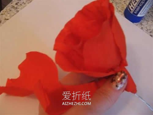 皱纹纸红玫瑰花怎么做教程- www.aizhezhi.com