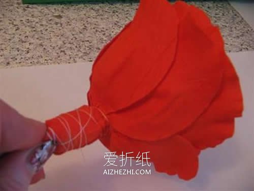 皱纹纸红玫瑰花怎么做教程- www.aizhezhi.com