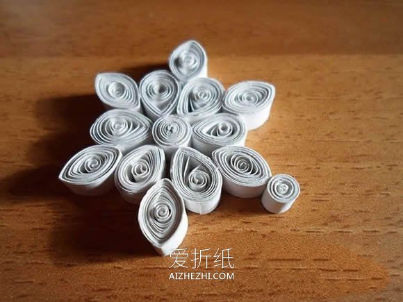 衍纸雪花挂饰怎么做- www.aizhezhi.com