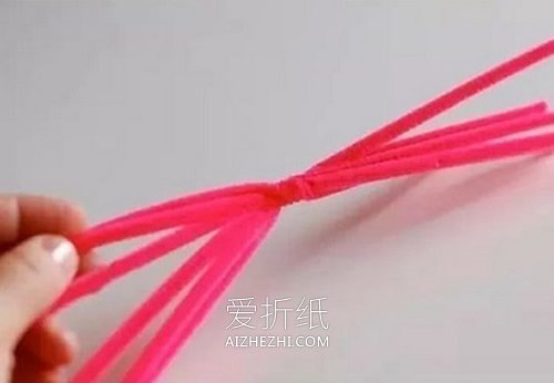  怎么做扭扭棒花朵戒指教程- www.aizhezhi.com