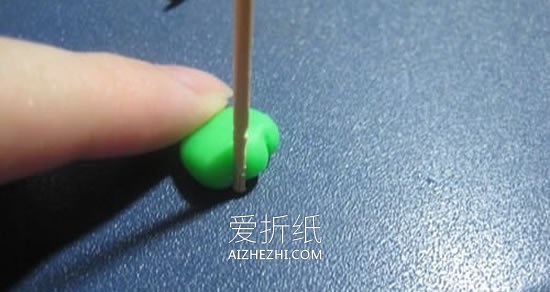 超轻粘土青蛙怎么做- www.aizhezhi.com